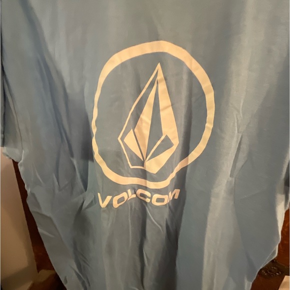 Brand new Volcom t shirt - Picture 1 of 3